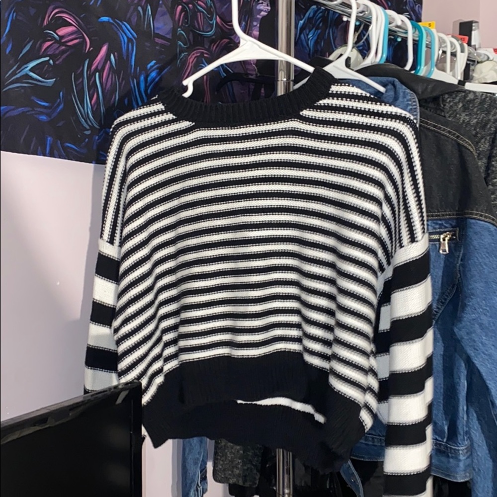 Cropped sweater